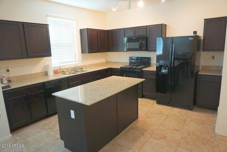 4734 West Fremont Rd. Laveen, AZ 85339 - Photo 6 of 29 Kitchen