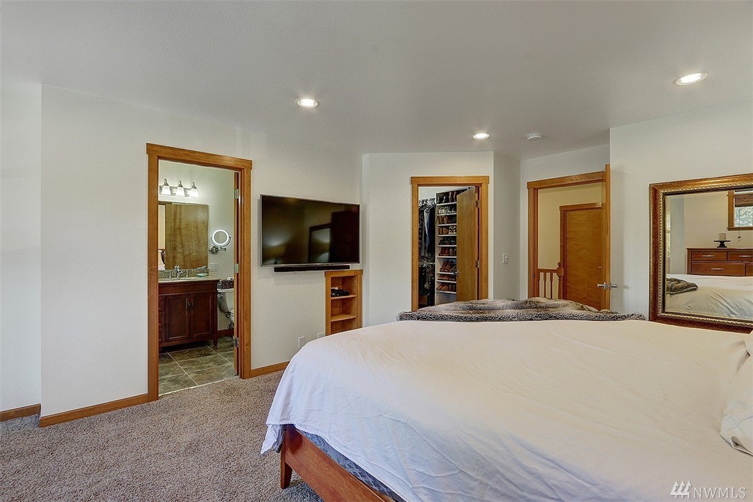 4818 151st Street Southwest Edmonds, WA 98026 - Photo 15 of 22 Gallery Image 15