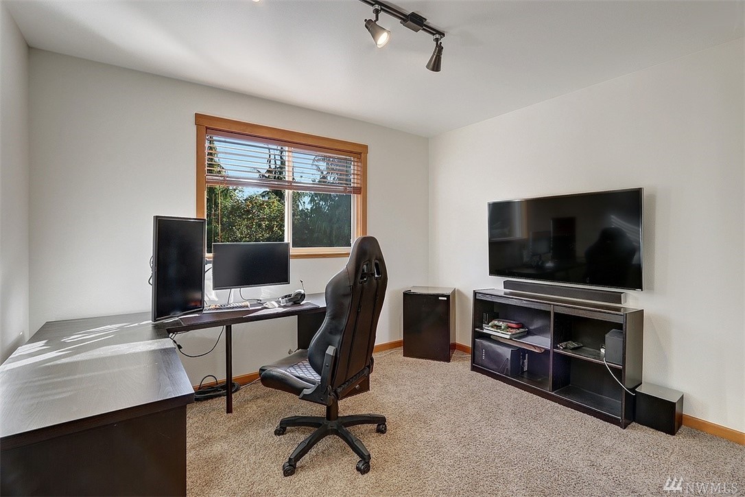 4818 151st Street Southwest Edmonds, WA 98026 - Photo 20 of 22 Gallery Image 20