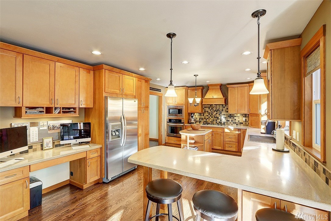 4818 151st Street Southwest Edmonds, WA 98026 - Photo 7 of 22 Gallery Image 7