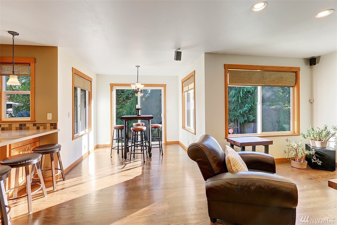 4818 151st Street Southwest Edmonds, WA 98026 - Photo 9 of 22 Gallery Image 9