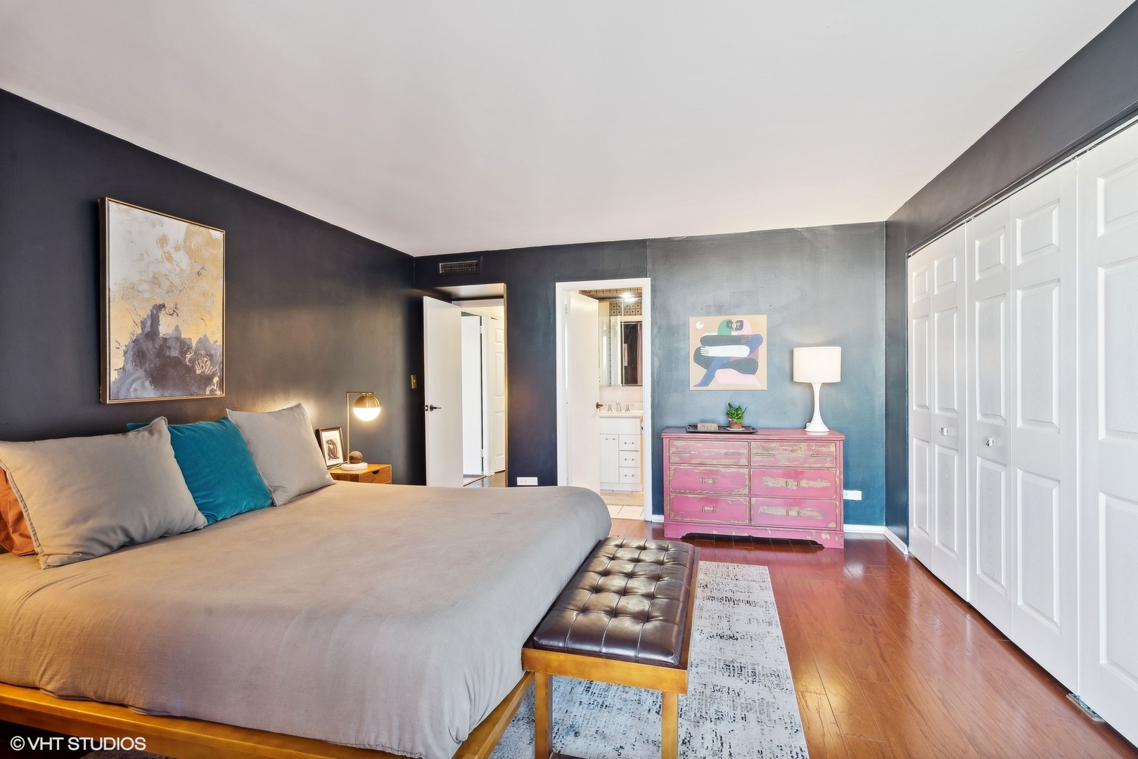 5901 North Sheridan Road, Unit 8K Chicago, IL 60660 - Photo 11 of 23 Gallery Image 11
