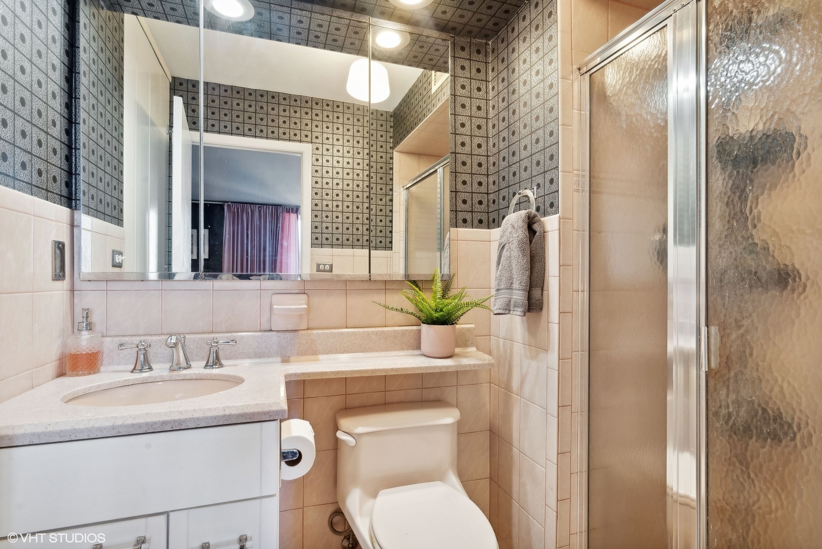 5901 North Sheridan Road, Unit 8K Chicago, IL 60660 - Photo 12 of 23 Gallery Image 12