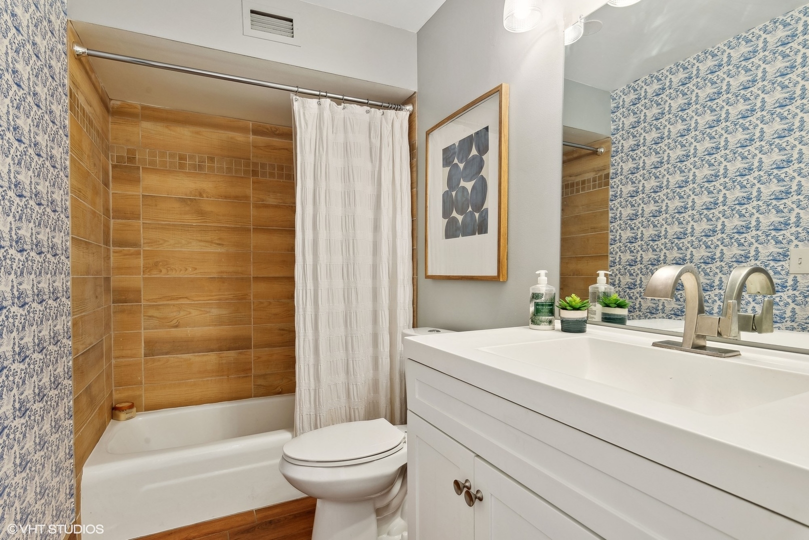5901 North Sheridan Road, Unit 8K Chicago, IL 60660 - Photo 14 of 23 Gallery Image 14