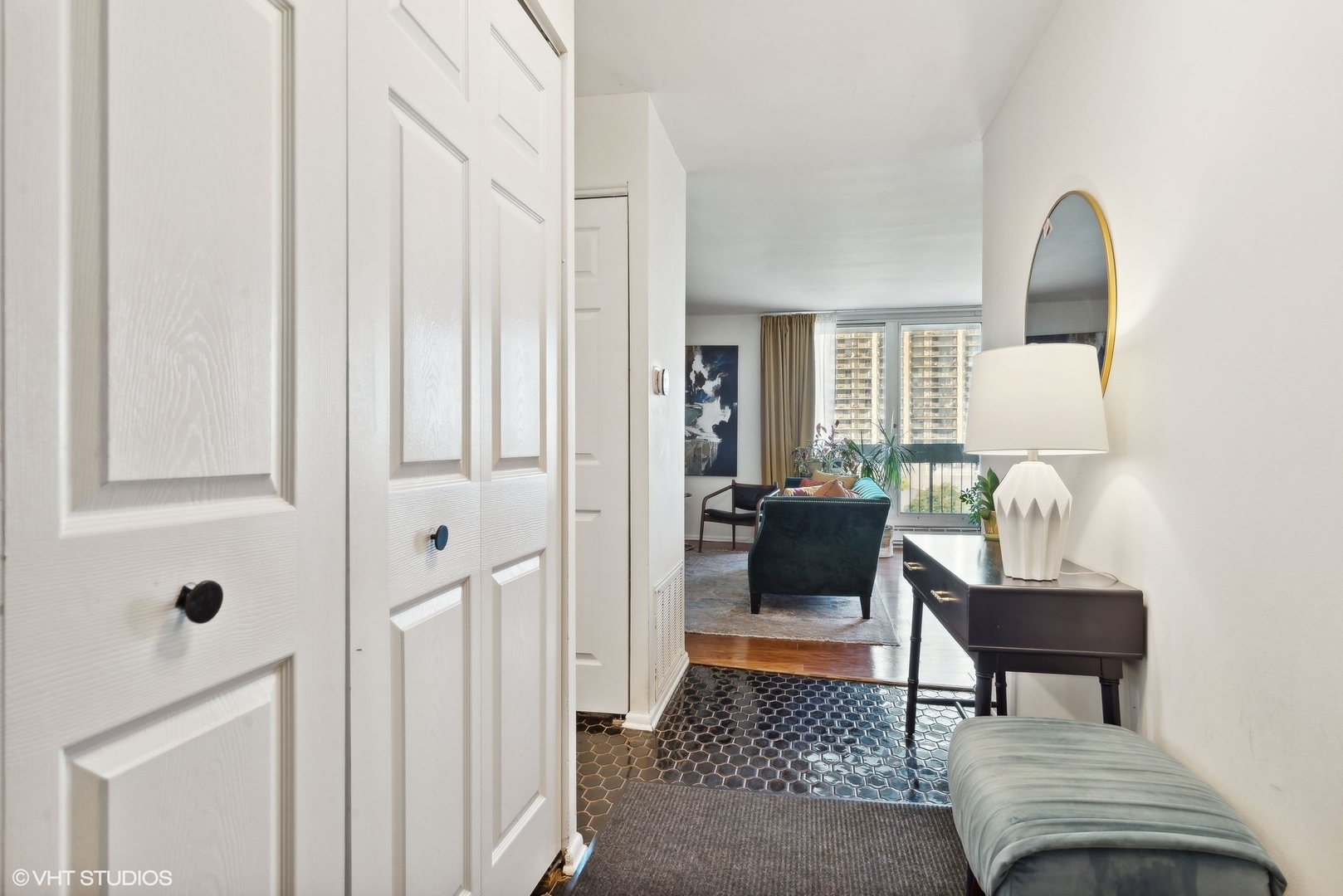 5901 North Sheridan Road, Unit 8K Chicago, IL 60660 - Photo 16 of 23 Gallery Image 16