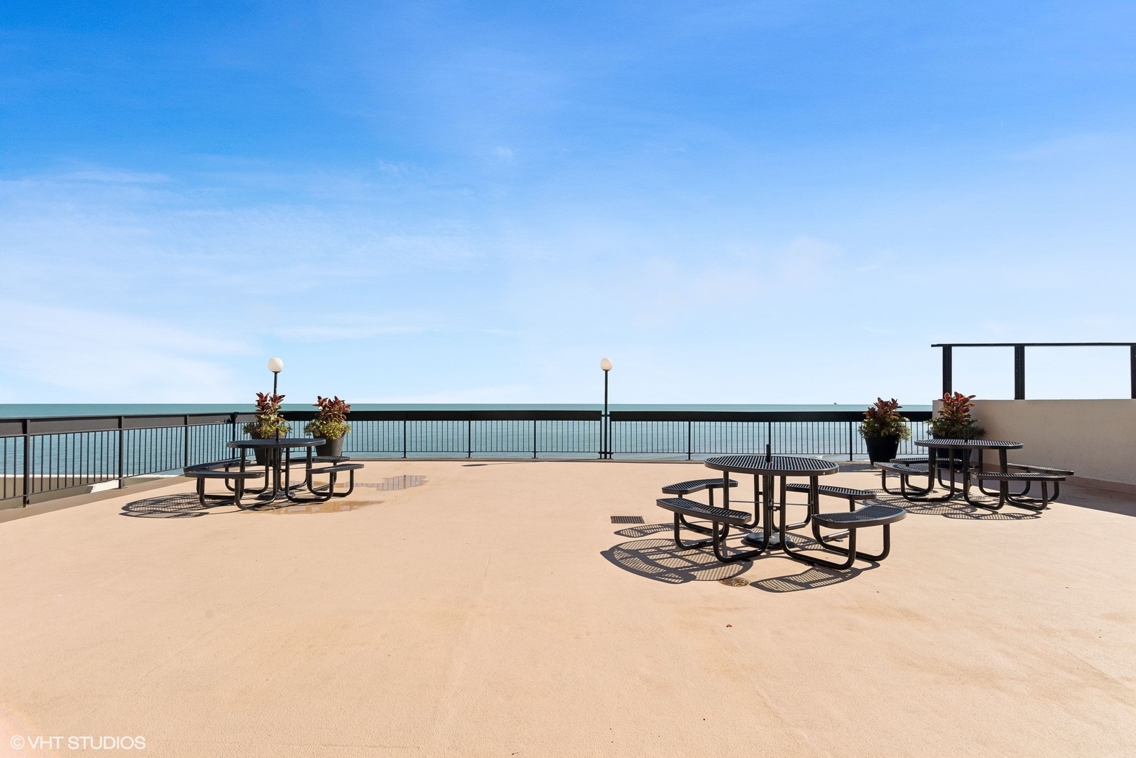 5901 North Sheridan Road, Unit 8K Chicago, IL 60660 - Photo 20 of 23 Gallery Image 20
