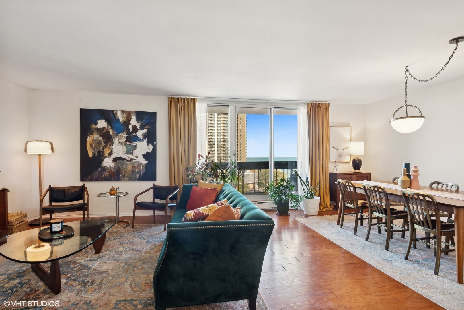 5901 North Sheridan Road, Unit 8K Chicago, IL 60660 - Photo 2 of 23 Gallery Image 2