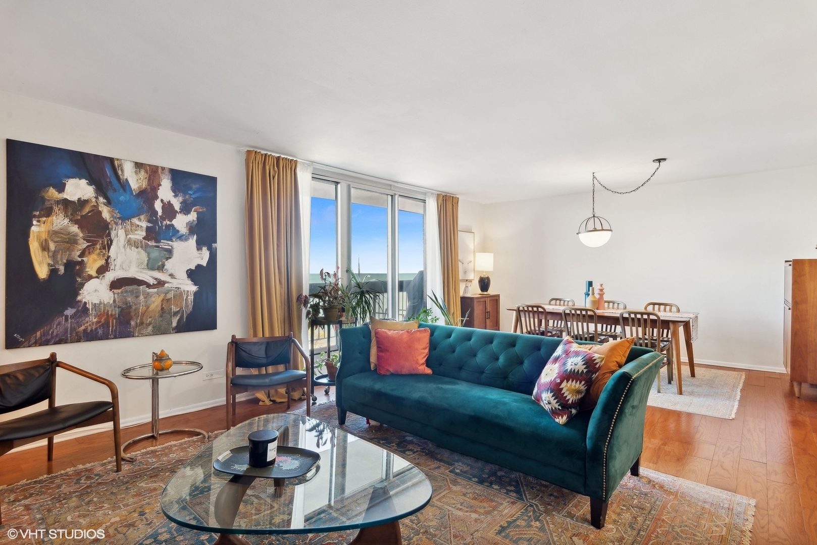 5901 North Sheridan Road, Unit 8K Chicago, IL 60660 - Photo 3 of 23 Gallery Image 3