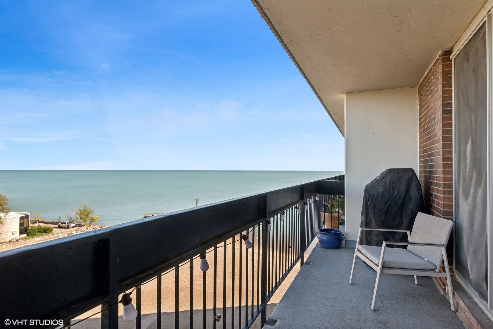 5901 North Sheridan Road, Unit 8K Chicago, IL 60660 - Photo 5 of 23 Gallery Image 5
