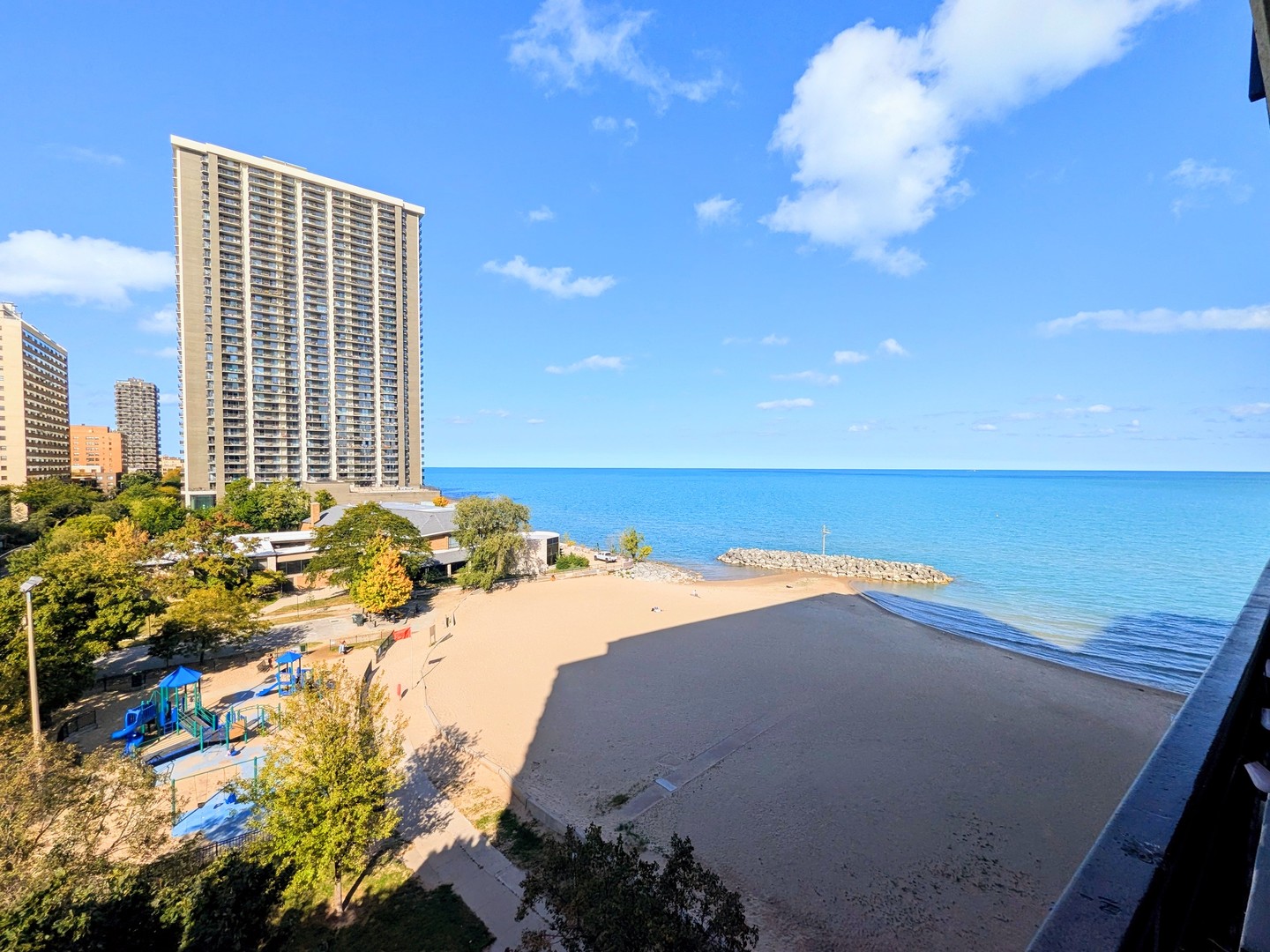 5901 North Sheridan Road, Unit 8K Chicago, IL 60660 - Photo 6 of 23 Gallery Image 6