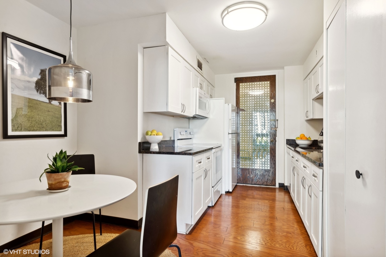 5901 North Sheridan Road, Unit 8K Chicago, IL 60660 - Photo 7 of 23 Gallery Image 7