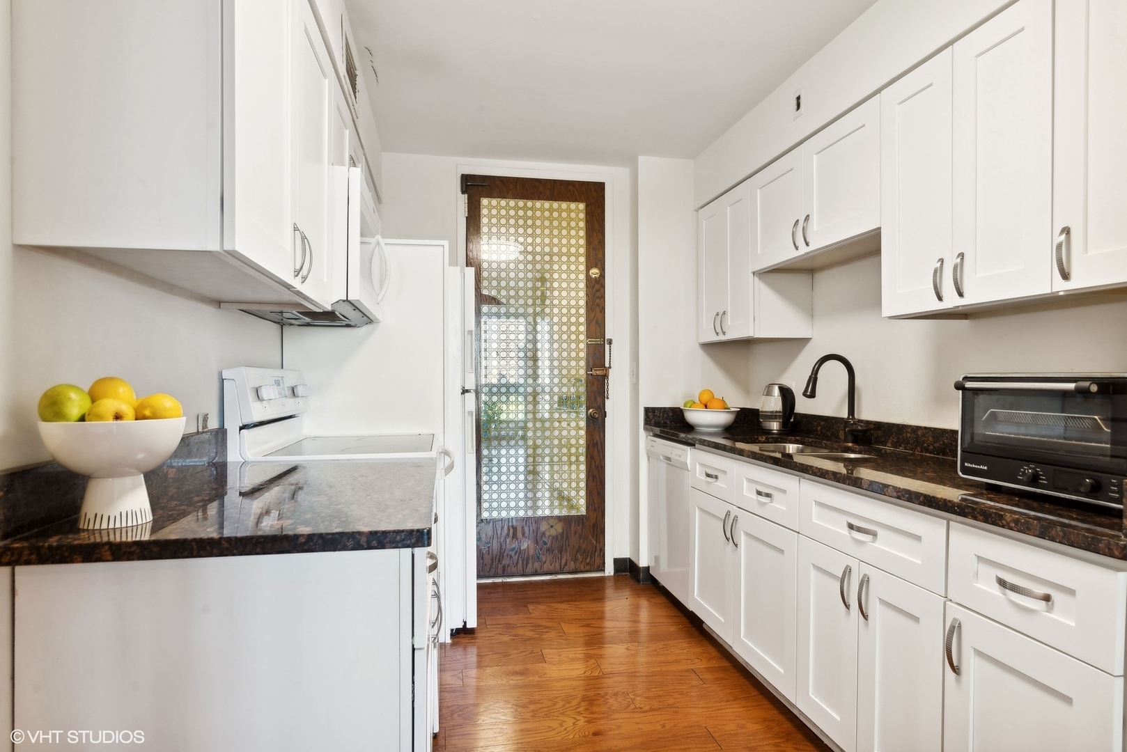 5901 North Sheridan Road, Unit 8K Chicago, IL 60660 - Photo 8 of 23 Gallery Image 8