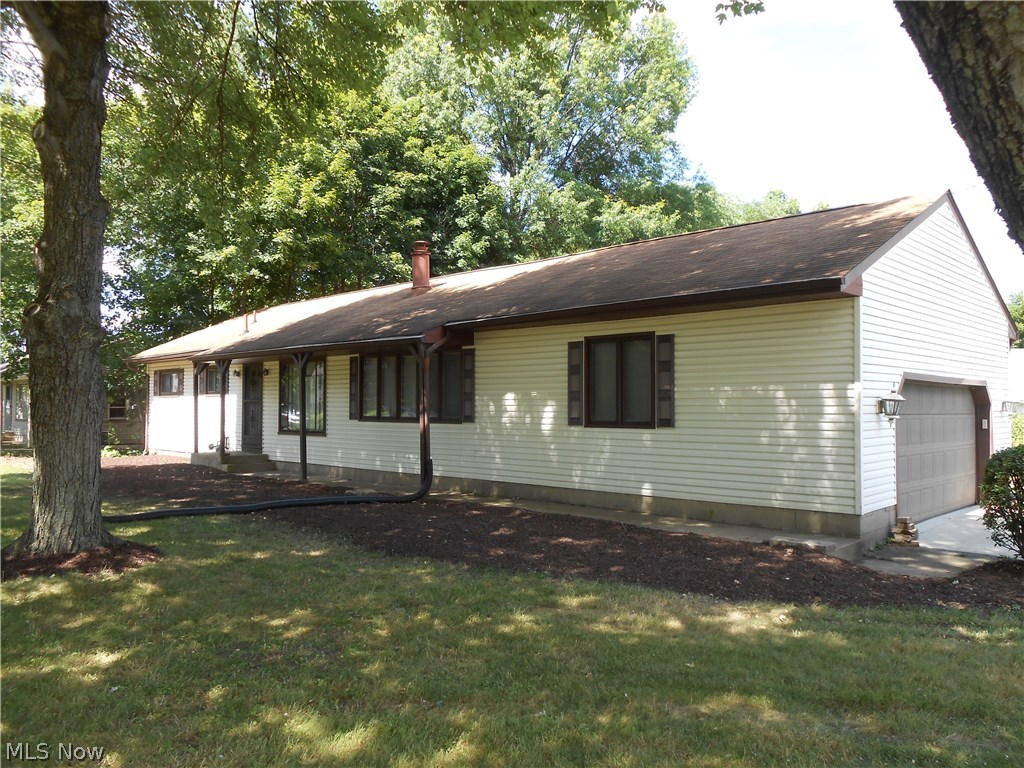 217 North Road Warren, OH 44484 - Photo 2 of 9 Gallery Image 2