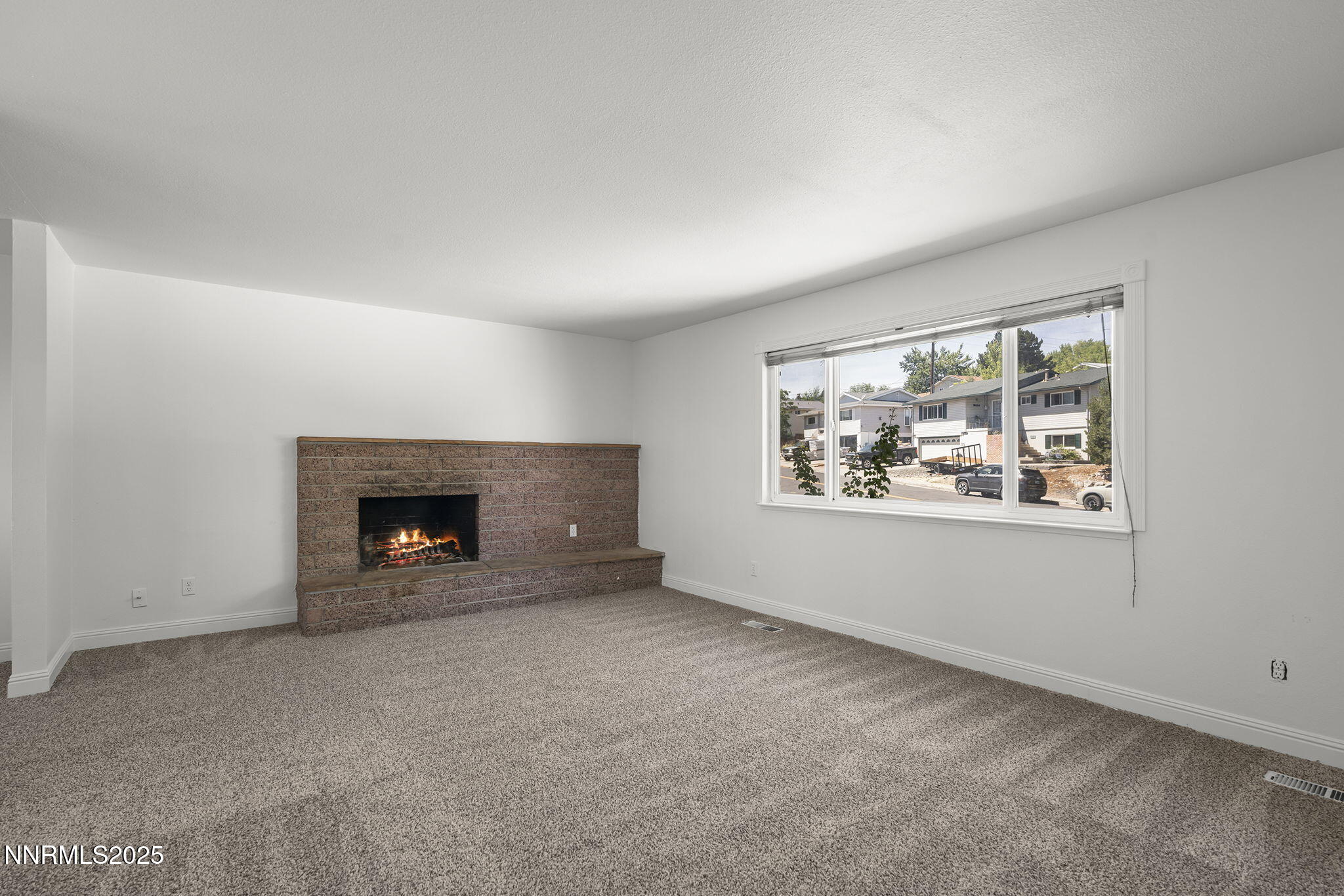 2745 Everett Drive Reno, NV 89503 - Photo 8 of 34 5-web-or-mls-_DSC4594