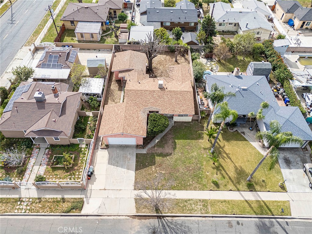 285 East Carter Street Rialto, CA 92376 - Photo 2 of 27