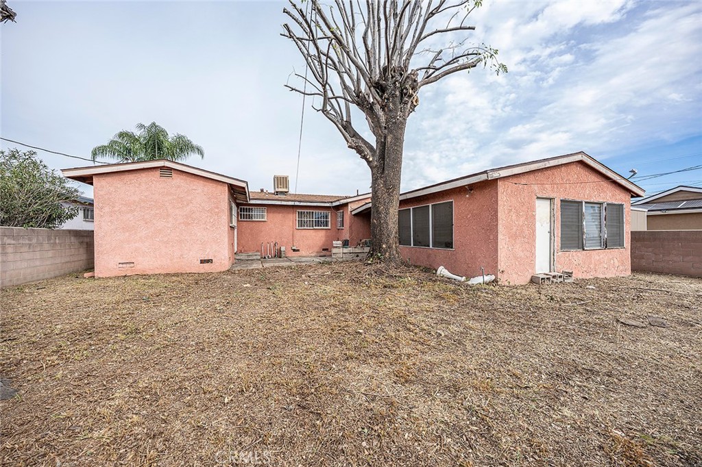 285 East Carter Street Rialto, CA 92376 - Photo 23 of 27