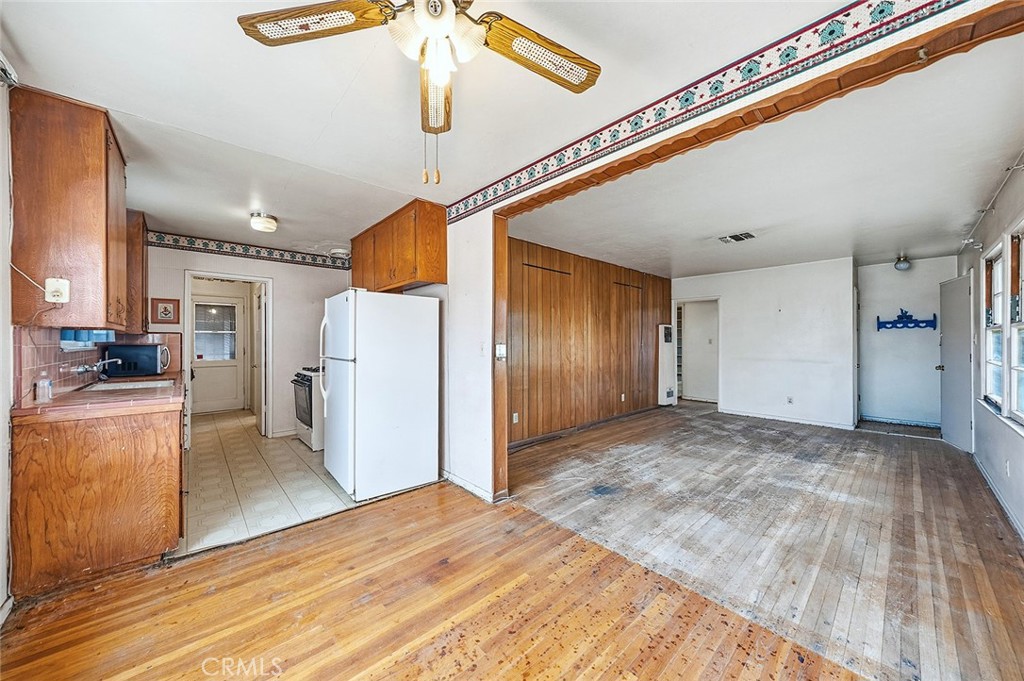 285 East Carter Street Rialto, CA 92376 - Photo 6 of 27