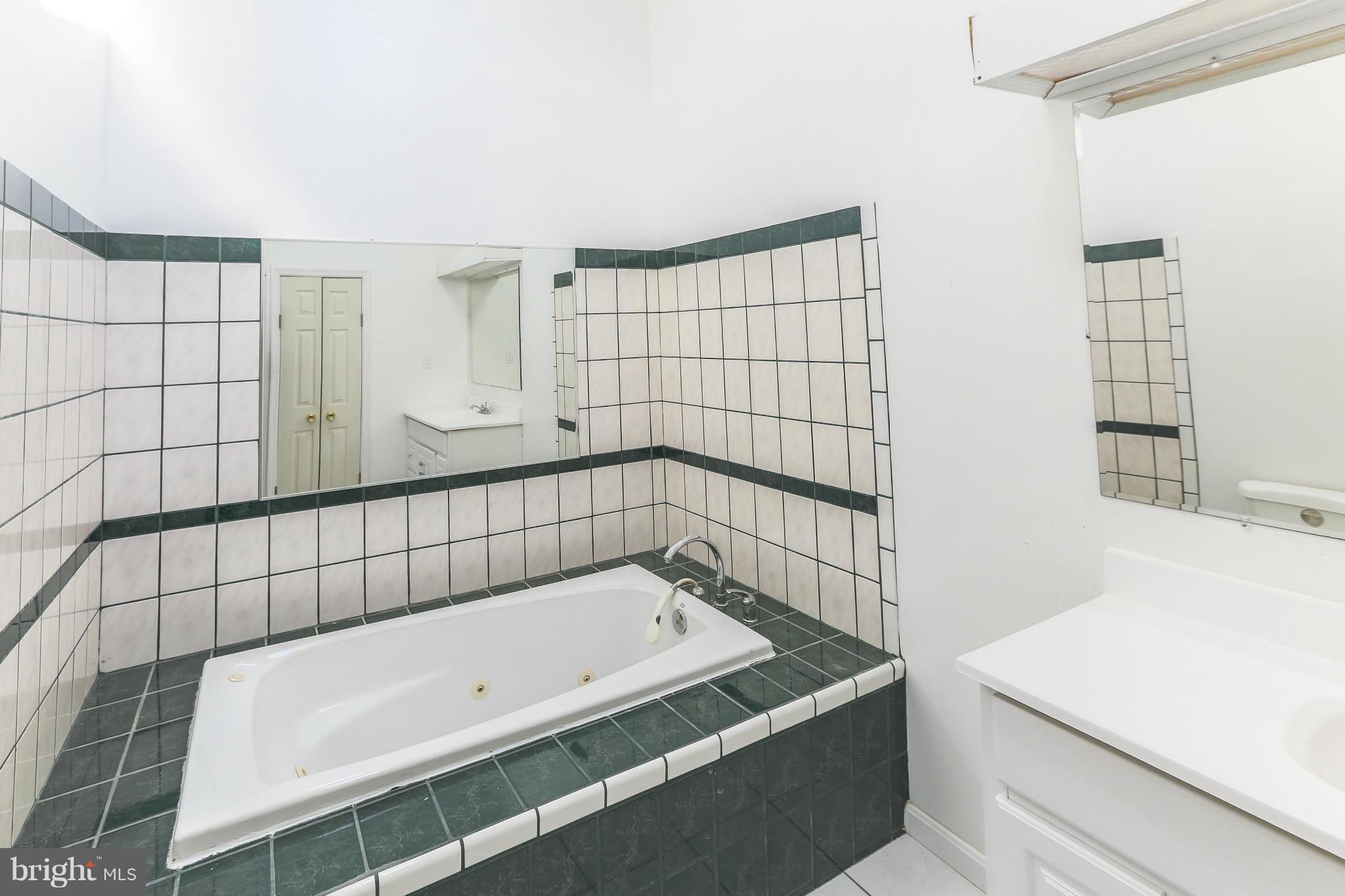 10805 Jewett Street Silver Spring, MD 20902 - Photo 8 of 21 Bath (Master)