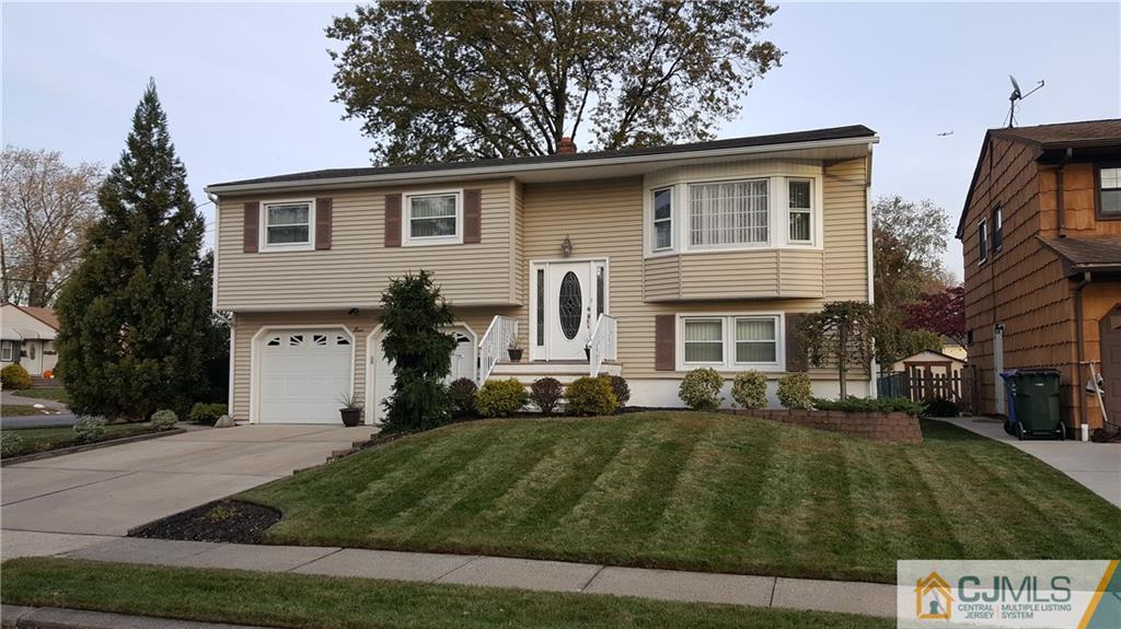 8 Ridgedale Place Woodbridge, NJ 07095 - Photo 1 of 18 Gallery Image 1
