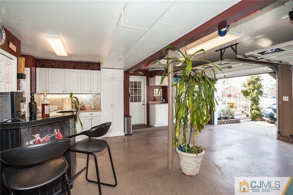 8 Ridgedale Place Woodbridge, NJ 07095 - Photo 7 of 18 Gallery Image 7