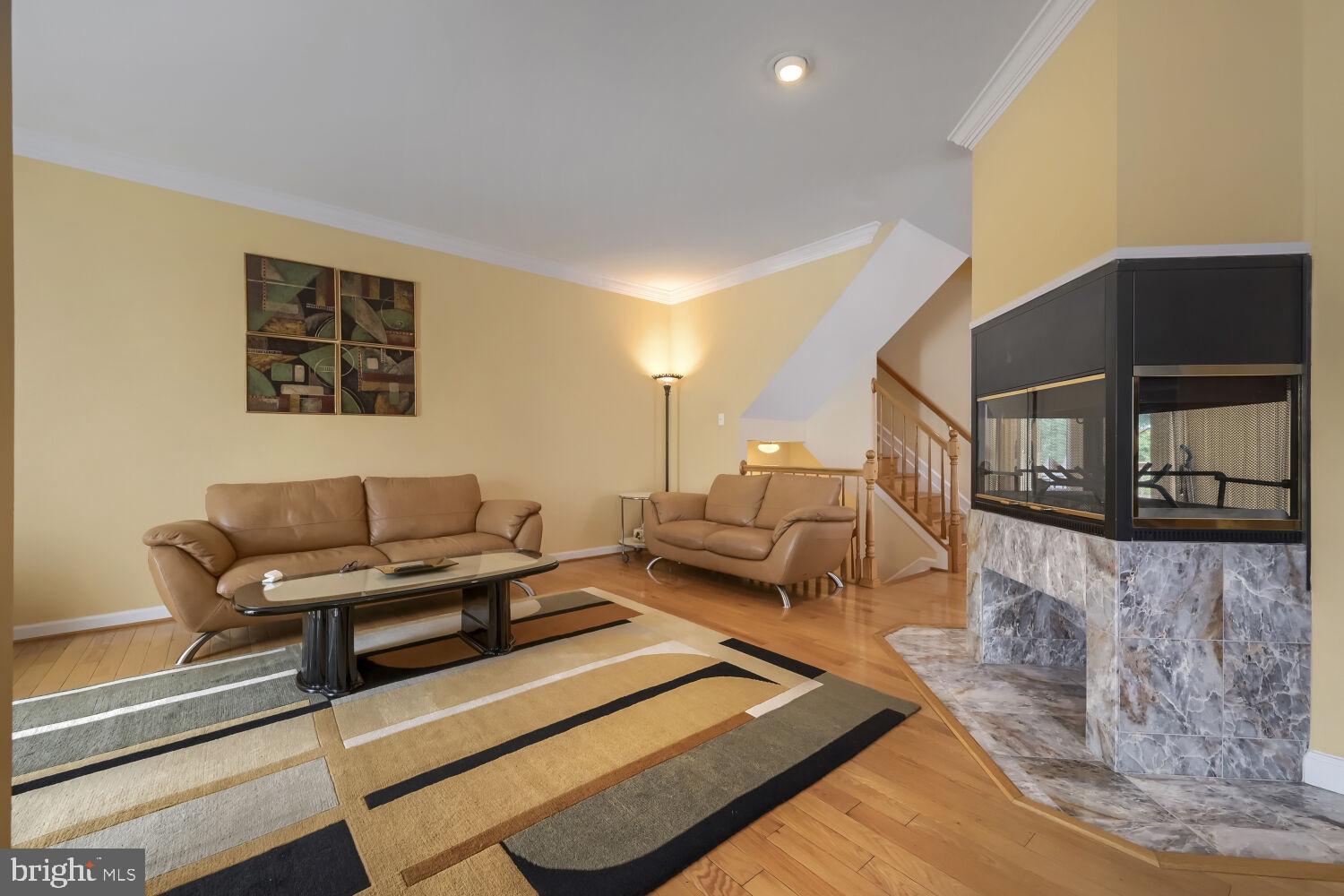 17 Stablemere Court Baltimore, MD 21209 - Photo 20 of 33 Living Room