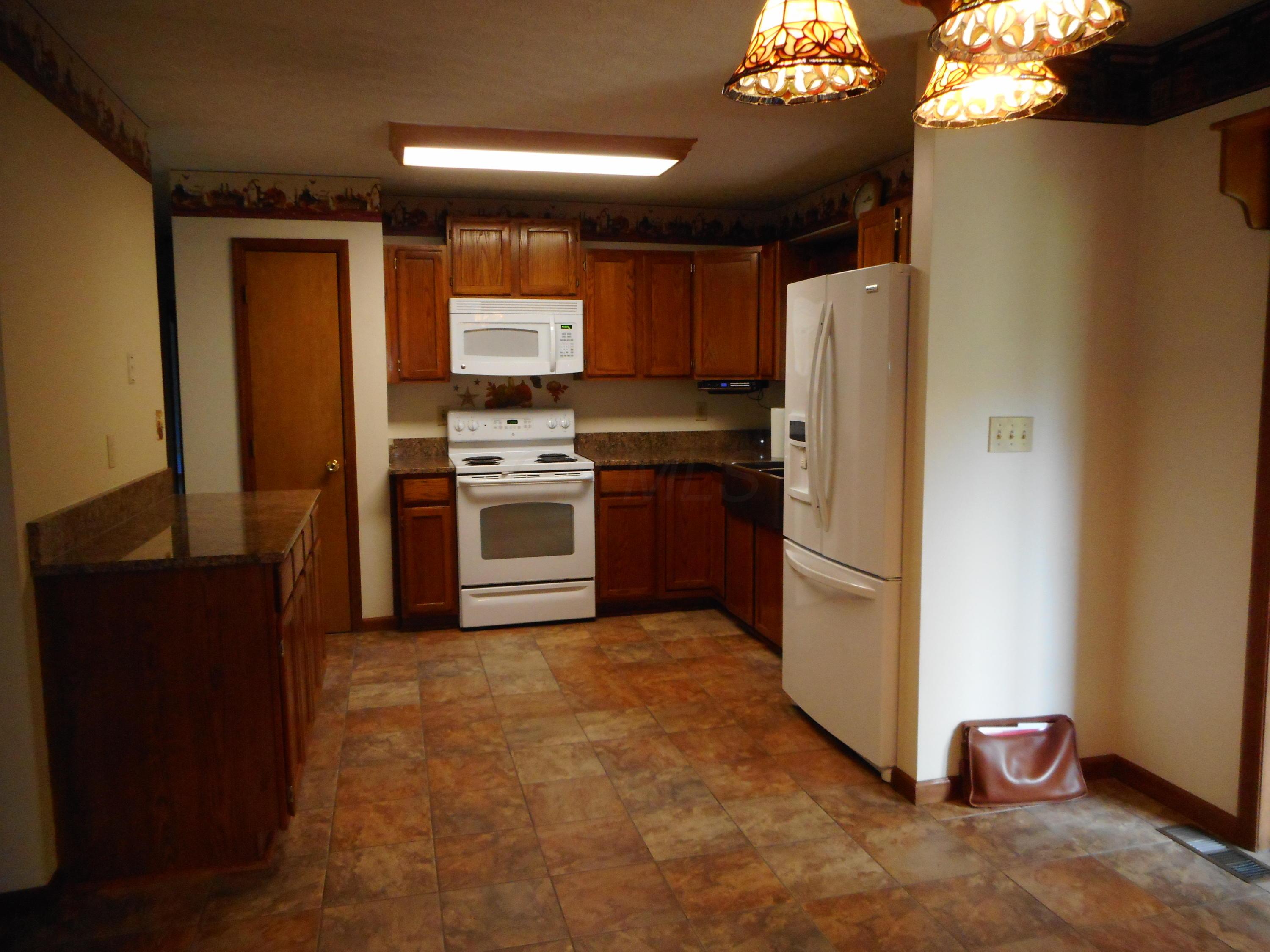 19619 Ringgold Southern Road Circleville, OH 43113 - Photo 11 of 18