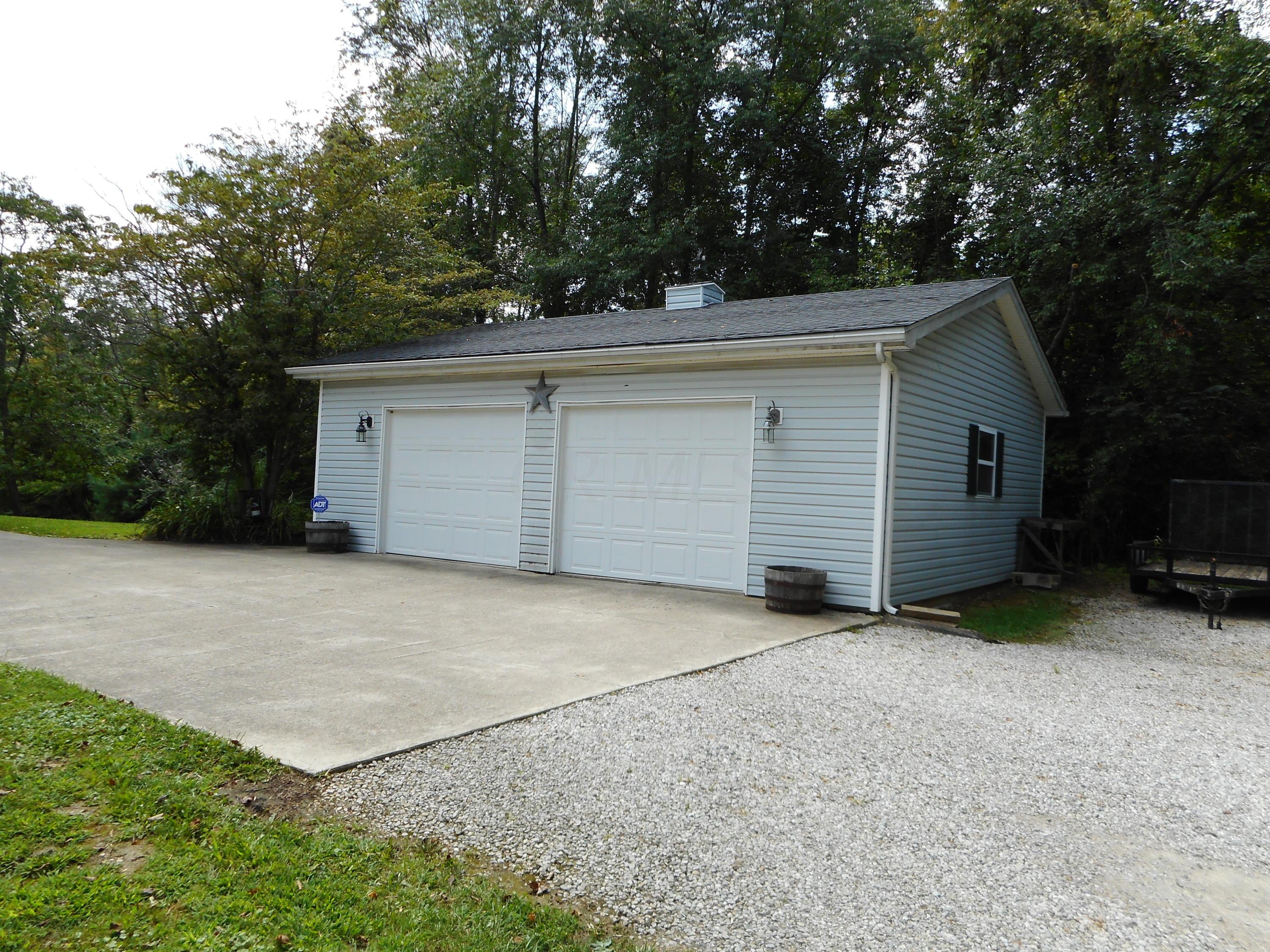 19619 Ringgold Southern Road Circleville, OH 43113 - Photo 3 of 18