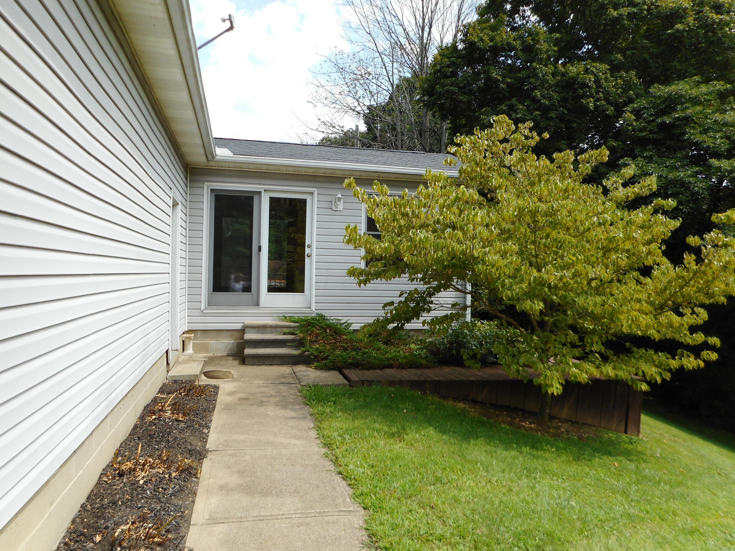 19619 Ringgold Southern Road Circleville, OH 43113 - Photo 9 of 18