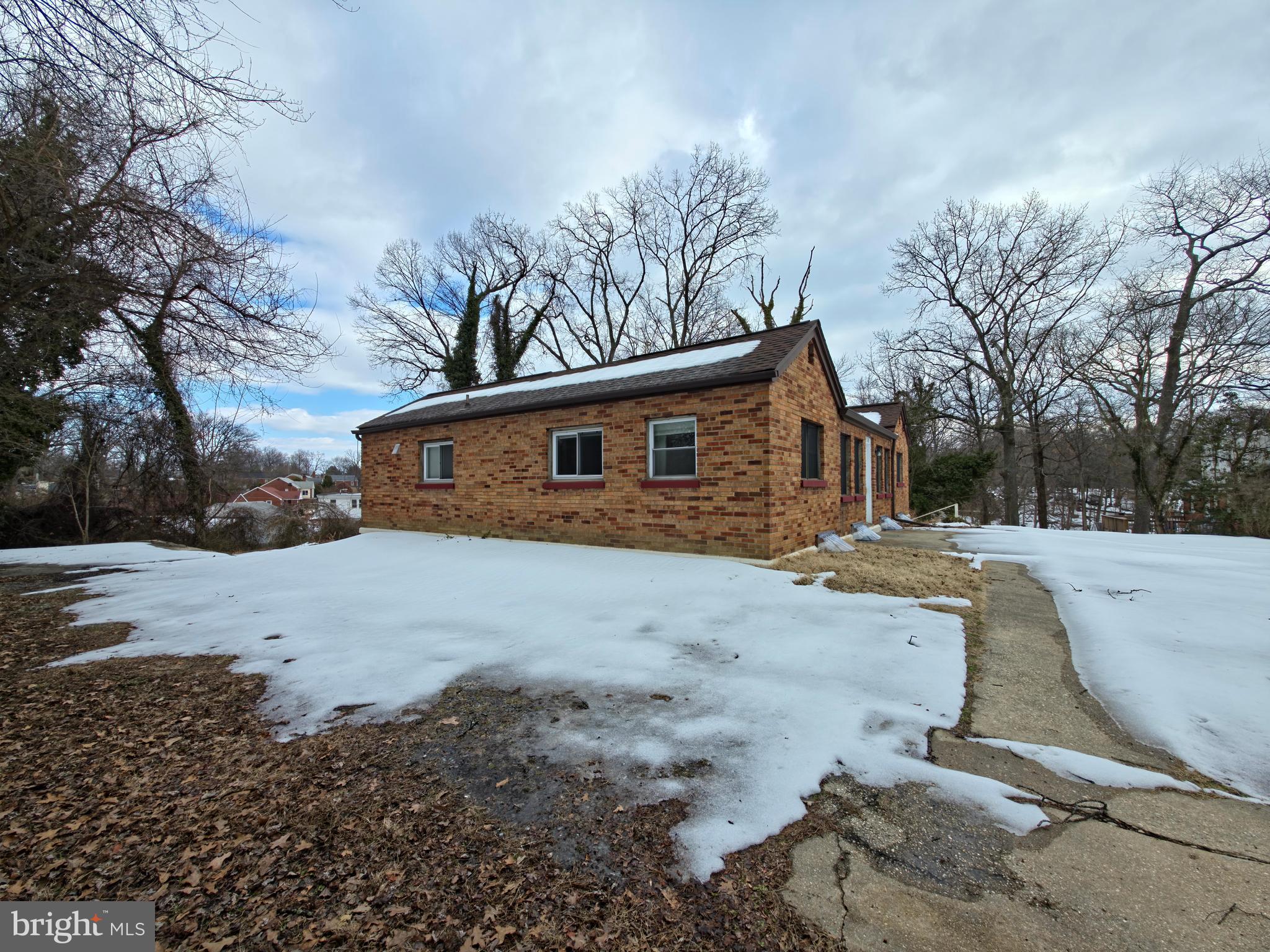 5110 South Barnaby Road Temple Hills, MD 20748 - Photo 5 of 31