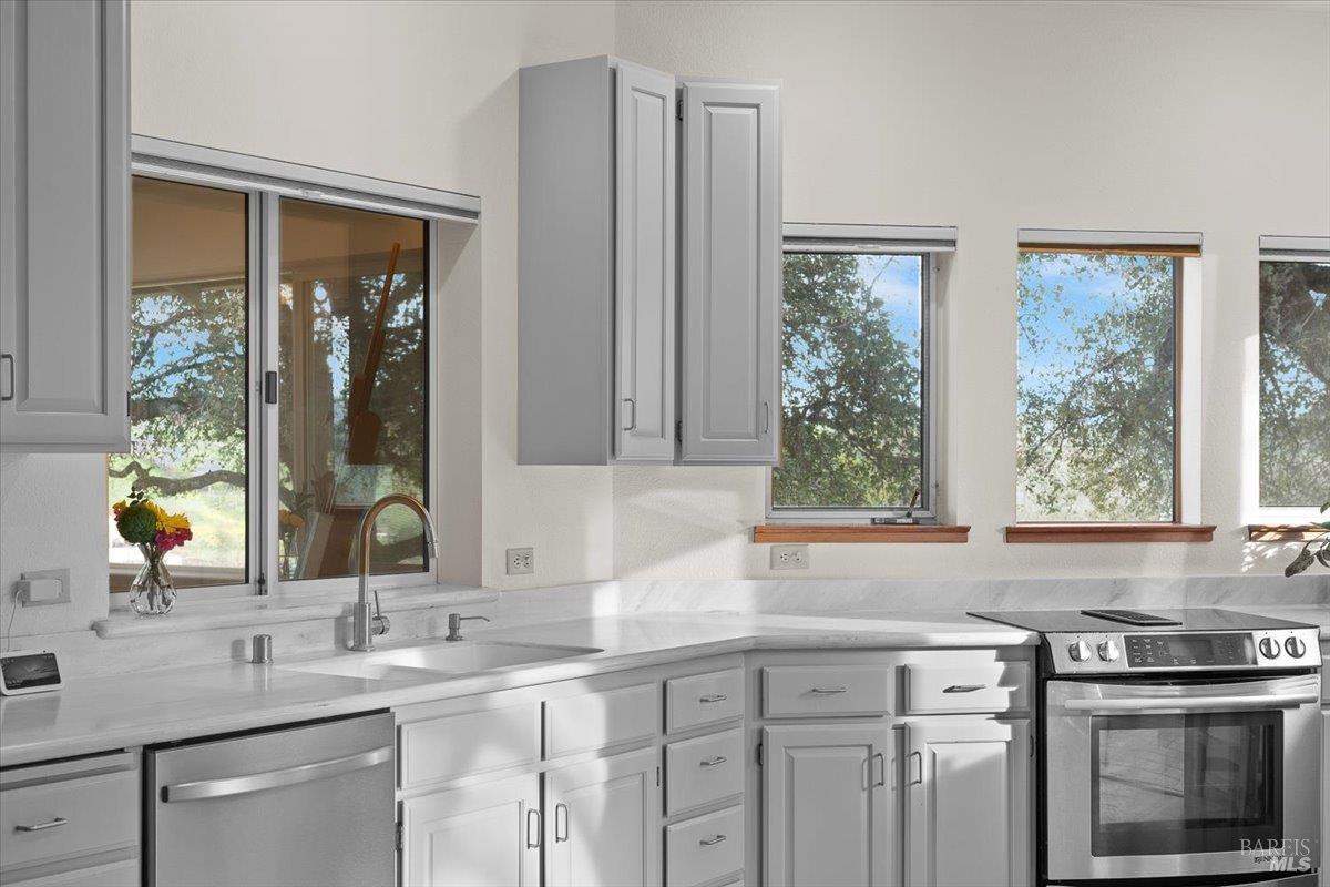 910-920 Lytton Springs Road Healdsburg, CA 95448 - Photo 13 of 59 Gallery Image 13