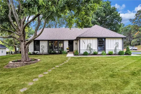 $515,000 | 9809 West 103rd Terrace, Overland Park, KS 66212