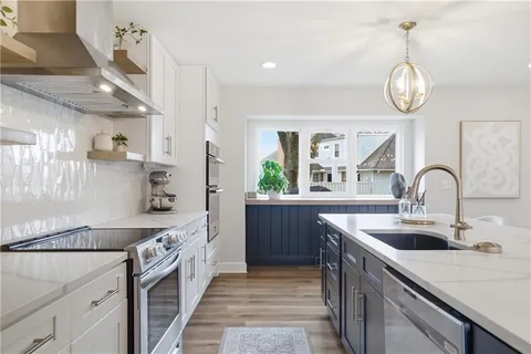 $515,000 | 9809 West 103rd Terrace, Overland Park, KS 66212