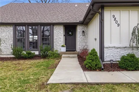 $515,000 | 9809 West 103rd Terrace, Overland Park, KS 66212