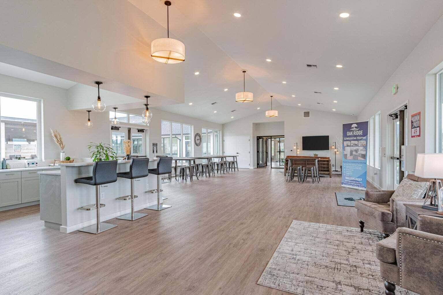 300 Luman Road, Unit 200 Phoenix, OR 97535 - Photo 21 of 30 Gallery Image 21