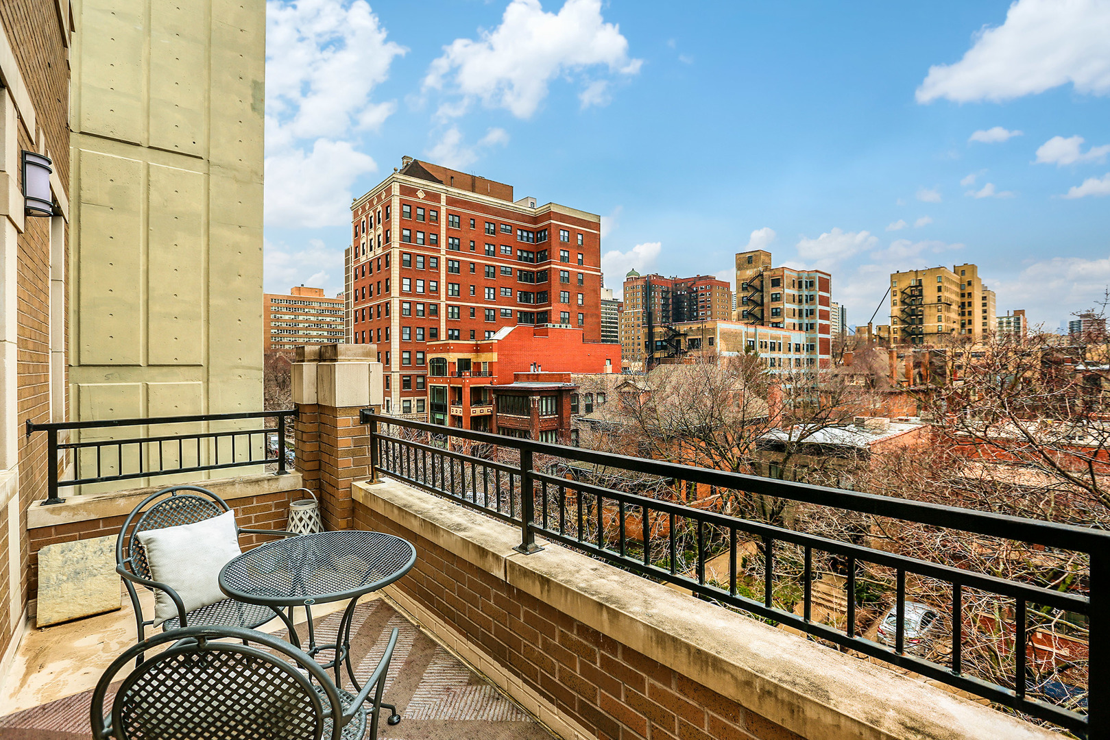 456 West Briar Place, Unit 4 Chicago, IL 60657 - Photo 23 of 30 a view of balcony with furniture