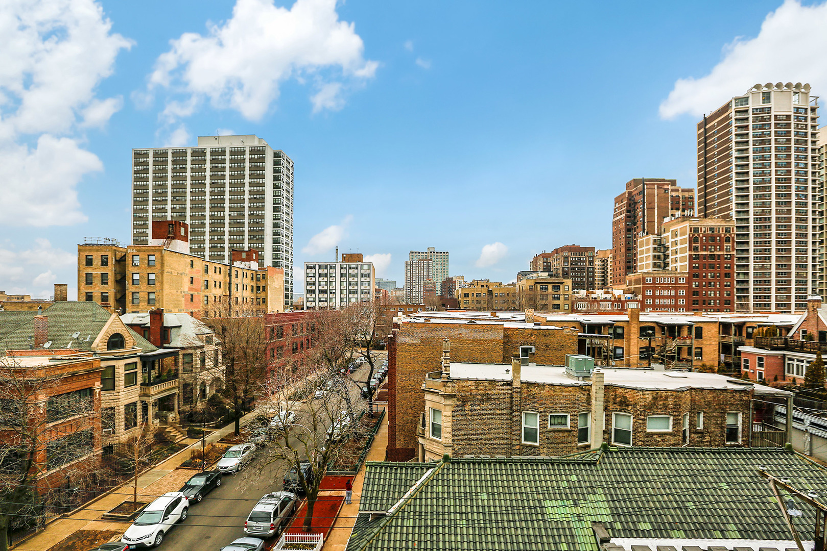 456 West Briar Place, Unit 4 Chicago, IL 60657 - Photo 27 of 30 a view of a city with tall buildings