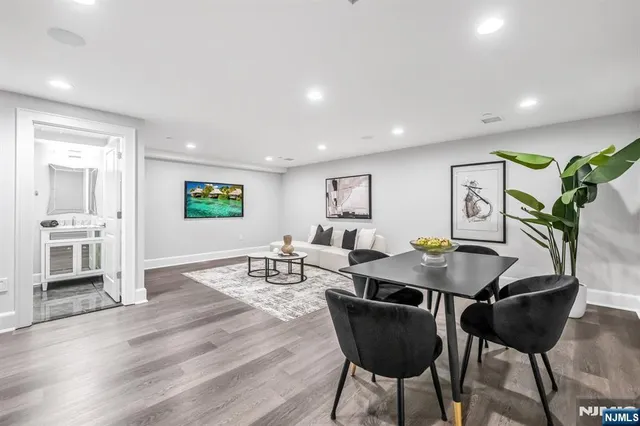 $1,079,000 | 12 Gabriel Court, Unit 12, Paramus, NJ 07652