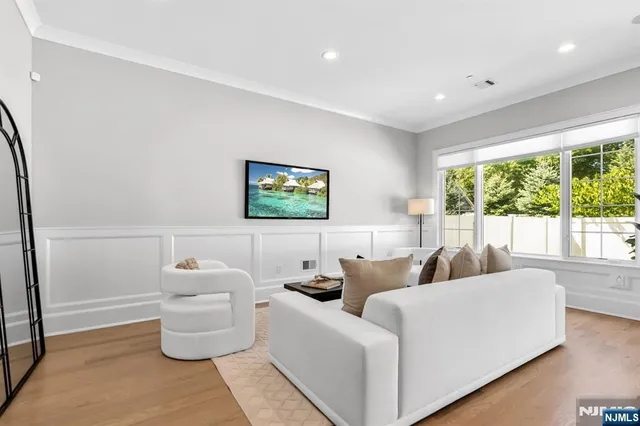 $1,079,000 | 12 Gabriel Court, Unit 12, Paramus, NJ 07652