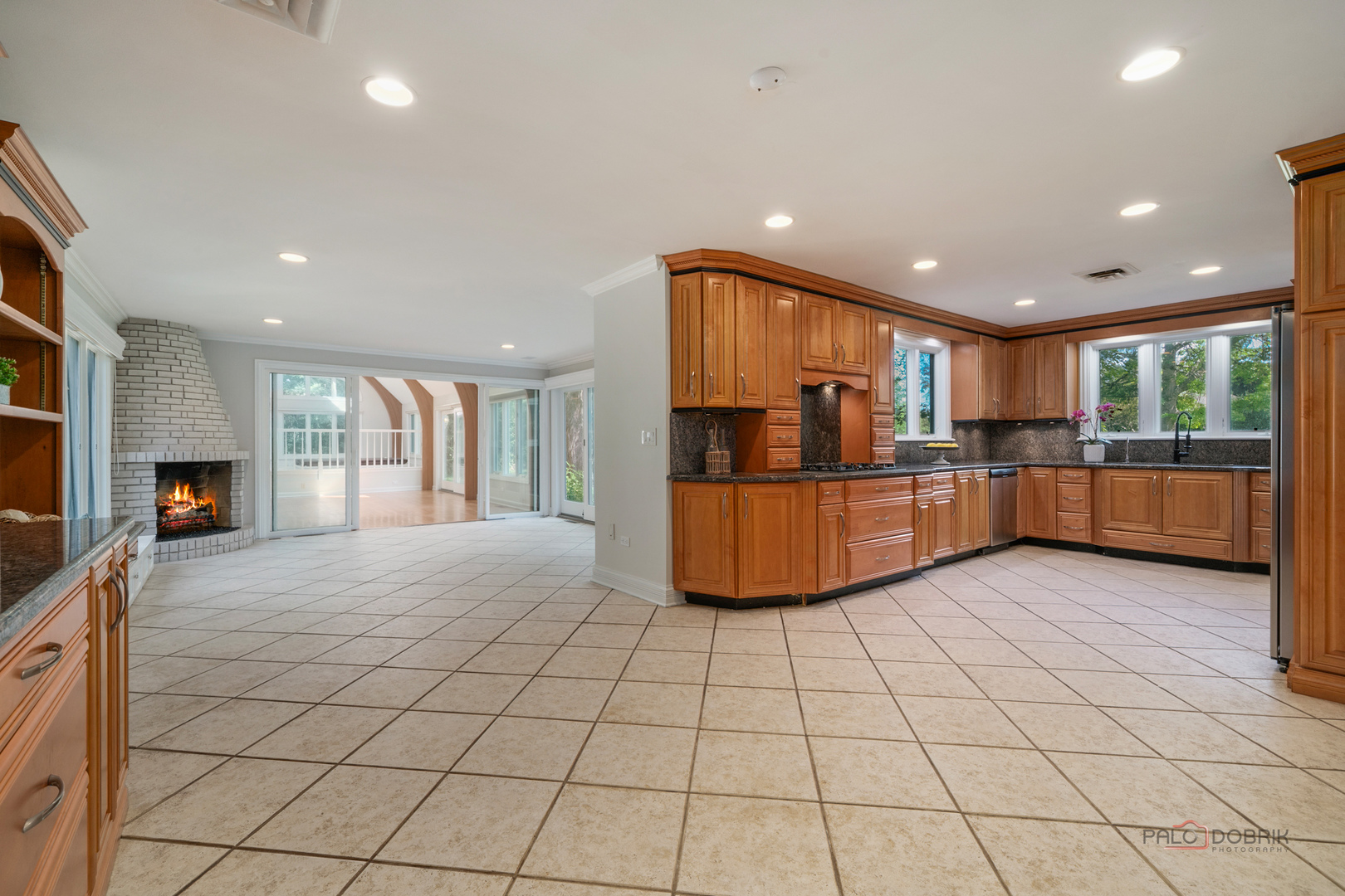 1884 West Tweed Road Inverness, IL 60067 - Photo 11 of 46 Gallery Image 11