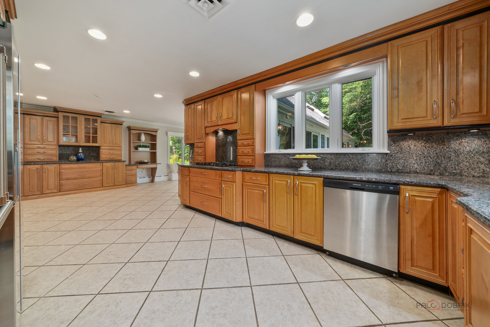 1884 West Tweed Road Inverness, IL 60067 - Photo 8 of 46 Gallery Image 8