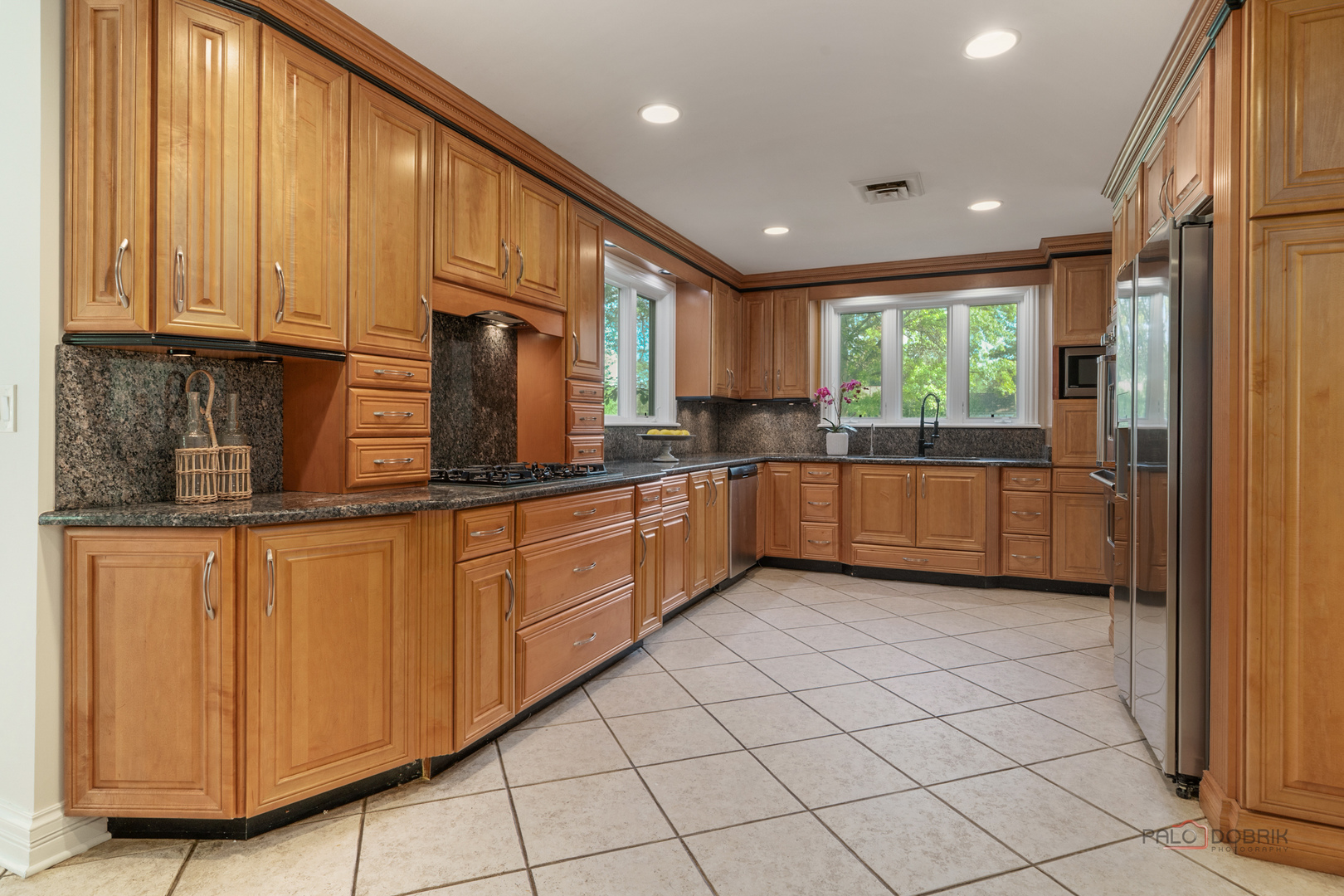 1884 West Tweed Road Inverness, IL 60067 - Photo 10 of 46 Gallery Image 10