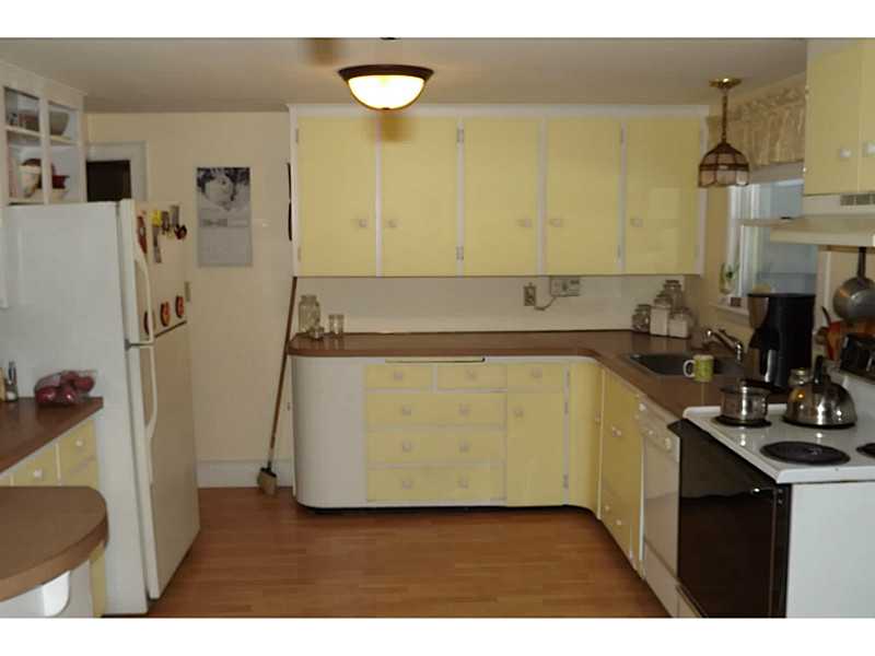 31 Mt Hygeia Road Foster, RI 02825 - Photo 3 of 23 Kitchen.