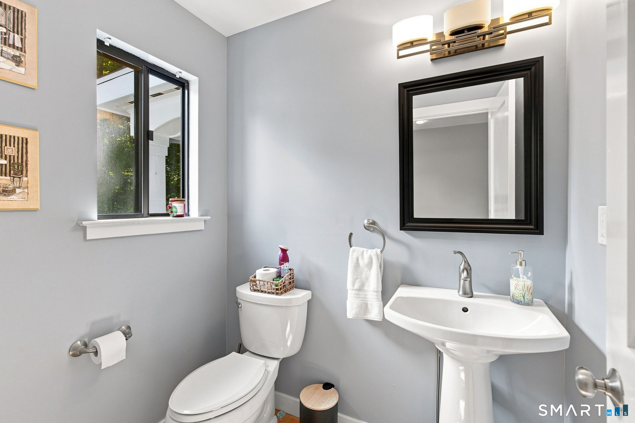 160 Nod Road Simsbury, CT 06070 - Photo 13 of 40 First floor half bath