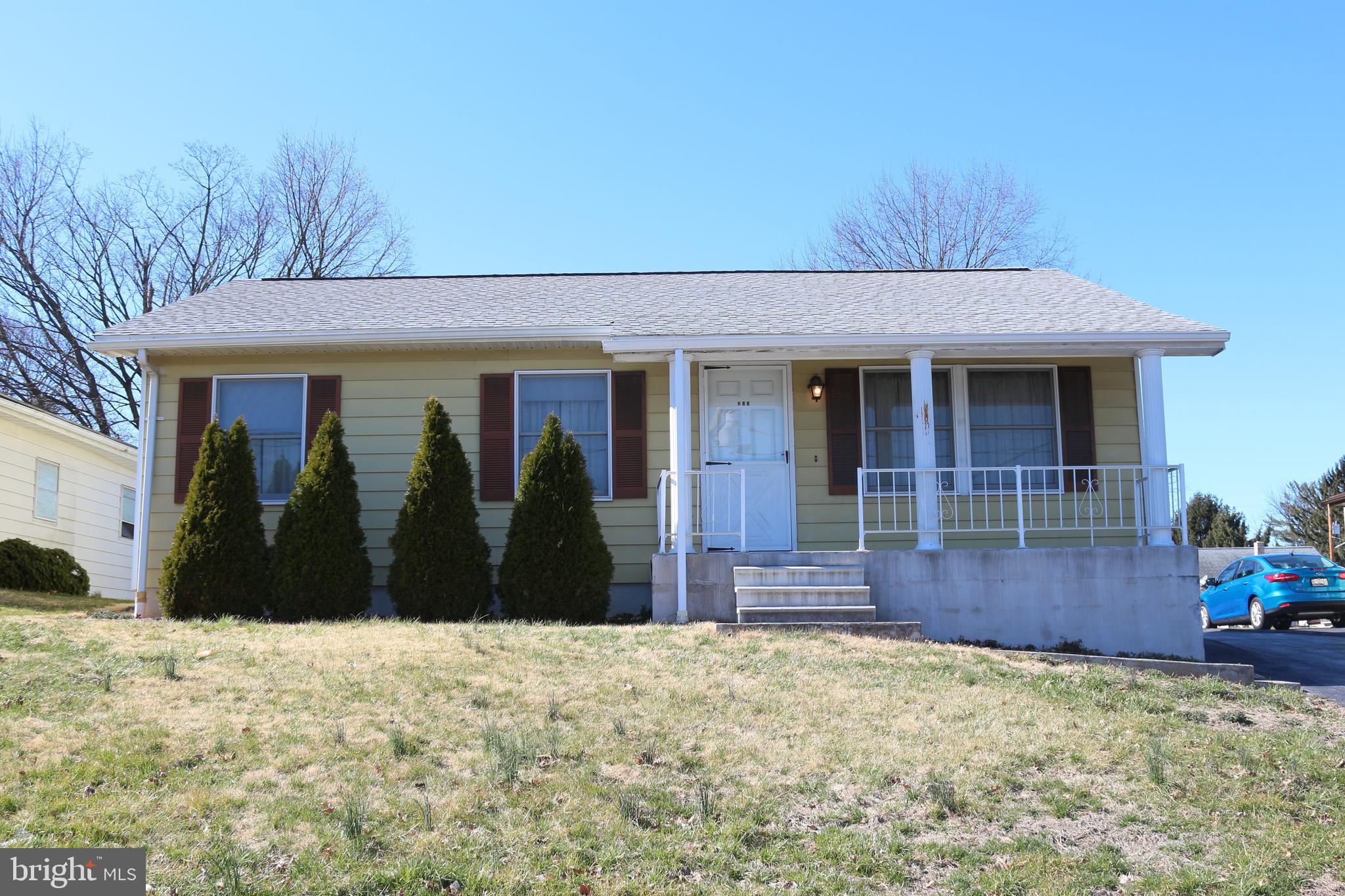 233 Wakefield Road Hagerstown, MD 21740 - Photo 2 of 12