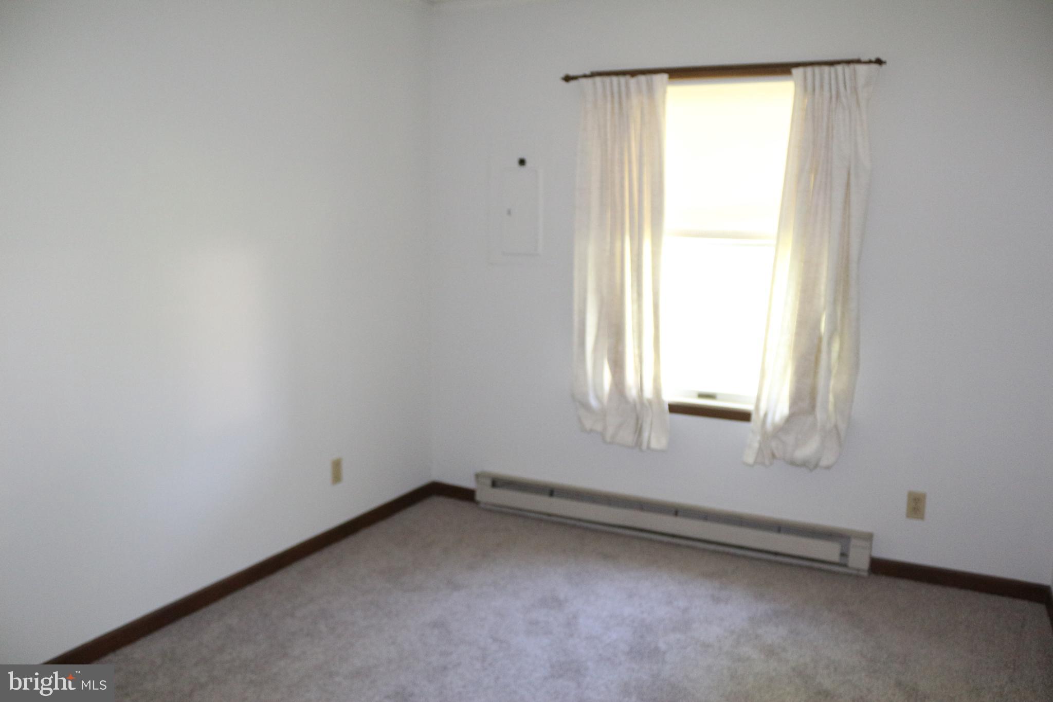 233 Wakefield Road Hagerstown, MD 21740 - Photo 9 of 12 Bedroom 3