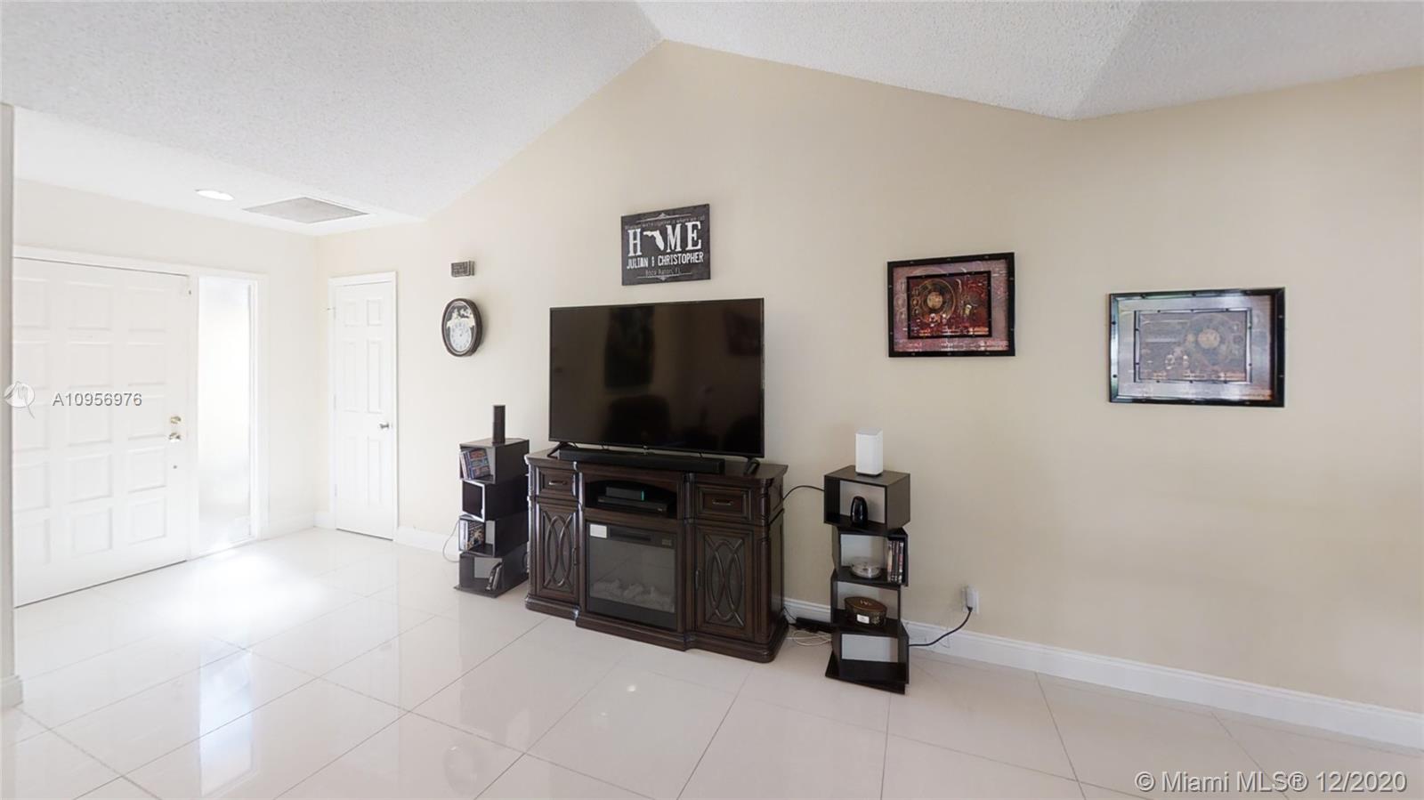 8915 Old Pine Road Boca Raton, FL 33433 - Photo 29 of 48