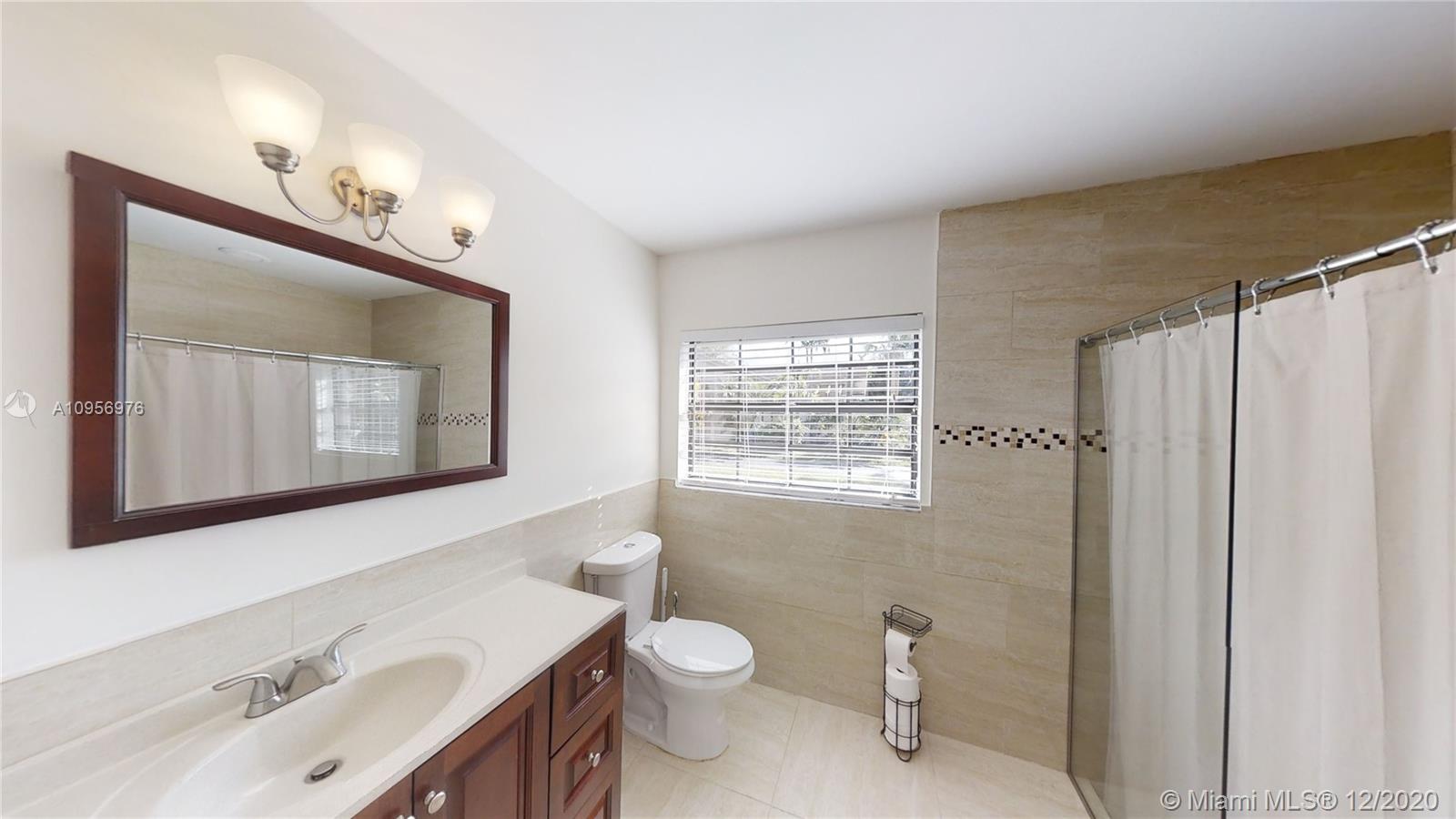 8915 Old Pine Road Boca Raton, FL 33433 - Photo 30 of 48 Bathroom