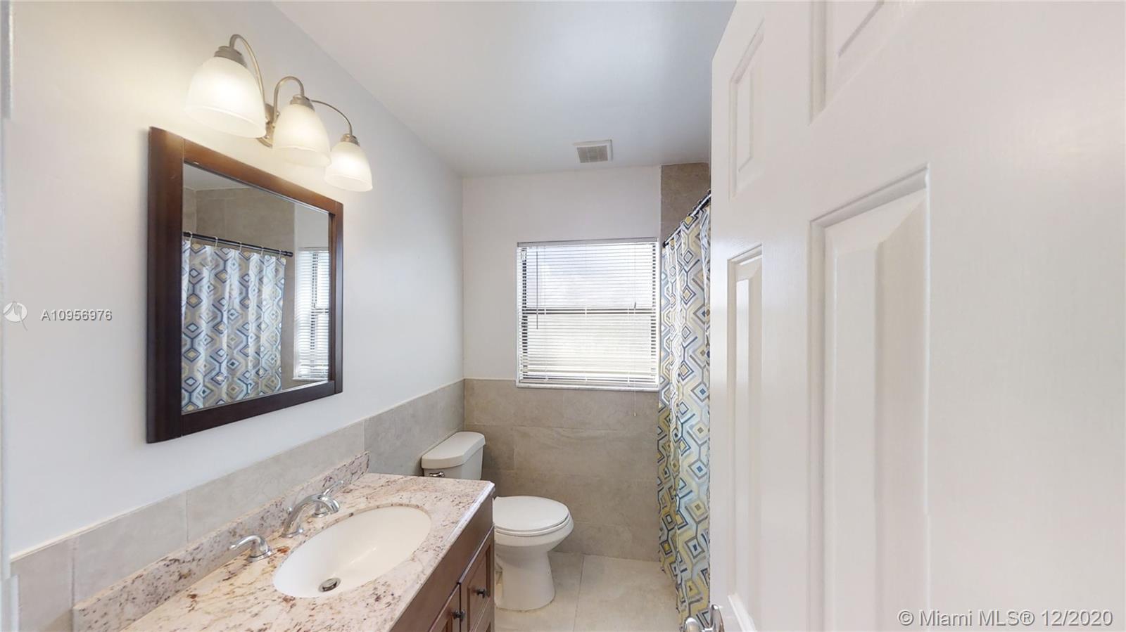 8915 Old Pine Road Boca Raton, FL 33433 - Photo 31 of 48 Bathroom