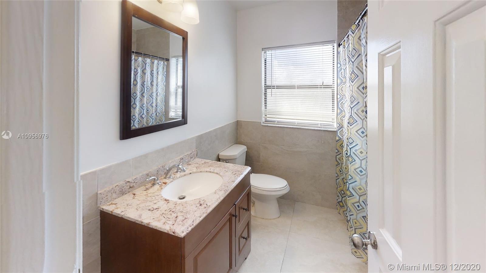 8915 Old Pine Road Boca Raton, FL 33433 - Photo 32 of 48 Bathroom