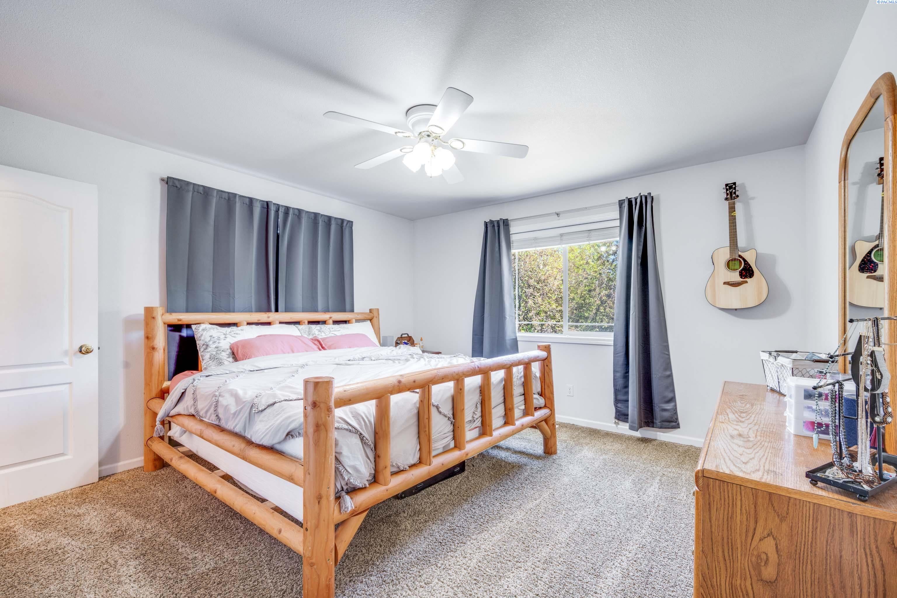 2372 Northwest Ridgeline Drive Pullman, WA 99163 - Photo 12 of 34 Gallery Image 12